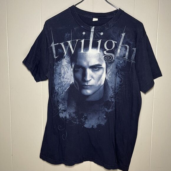 2008 Y2K Twilight Movie Edward T Shirt Graphic Tee Large Hero Bag Guy Vampire - Picture 1 of 5